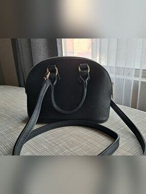 Classic Black Dome Small Crossbody Bag - Unbranded